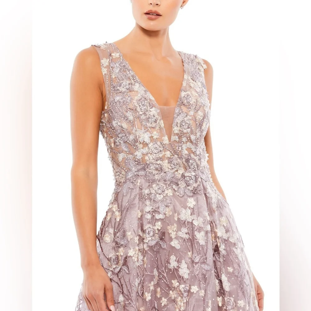 ✨Host Pick✨ A-line gown with embroidered flowers and intricate beading - Picture 4 of 9